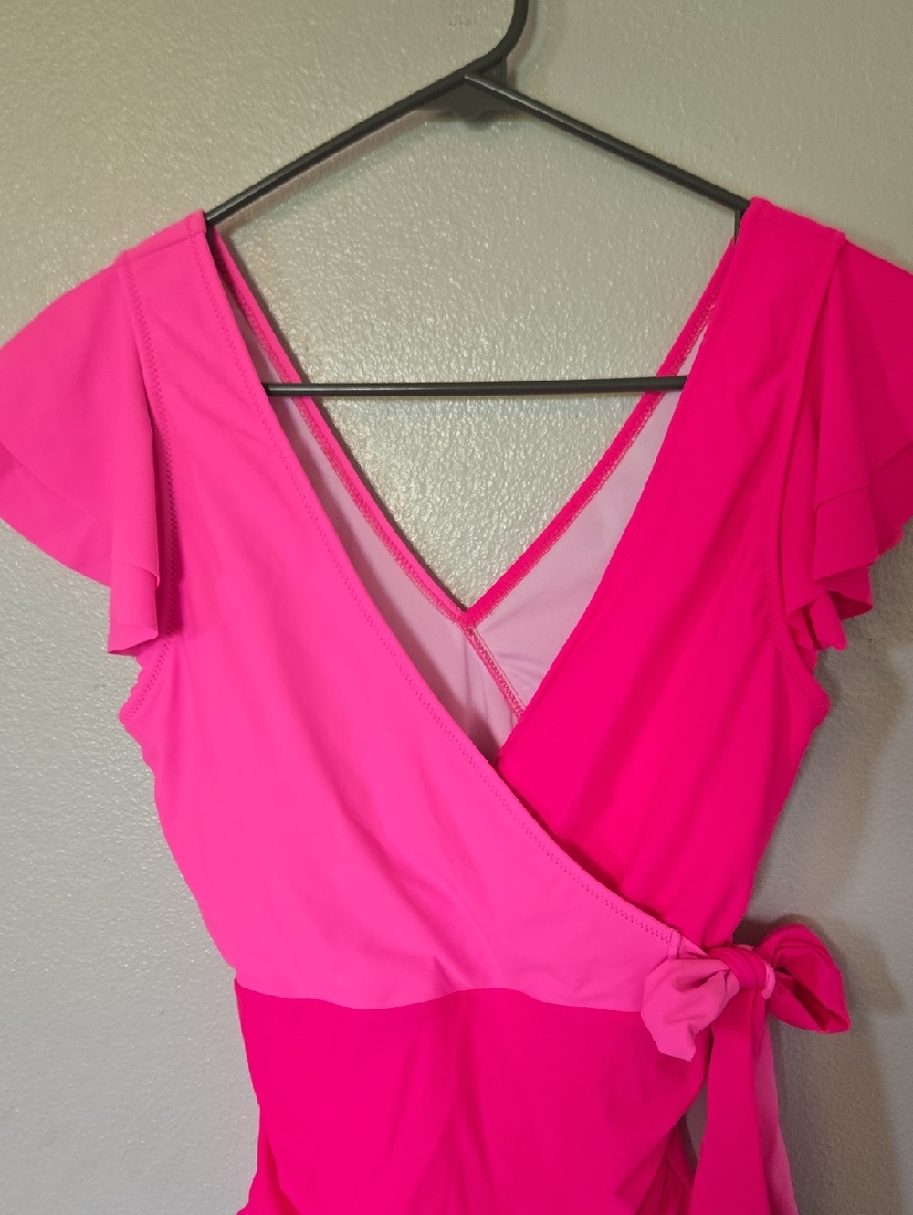 Blooming Jelly | NWT Bright Pink Tummy Control One Piece Swimsuit Size Medium - Picture 3 of 10